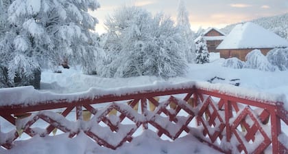 Chalet '331 - Village Nordique' avec vue sur la montagne, piscine partagée et terrasse privée