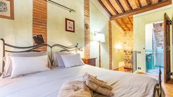 2 Schlafzimmer, Schreibtisch, BĂŒgeleisen/BĂŒgelbrett, kostenloses WLAN