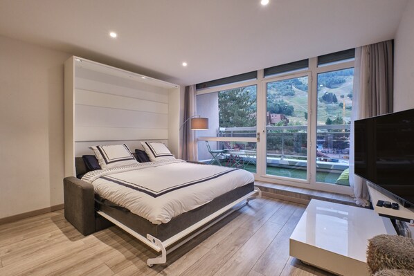 1 chambre, fer et planche à repasser, accès au Wi-Fi (inclus)