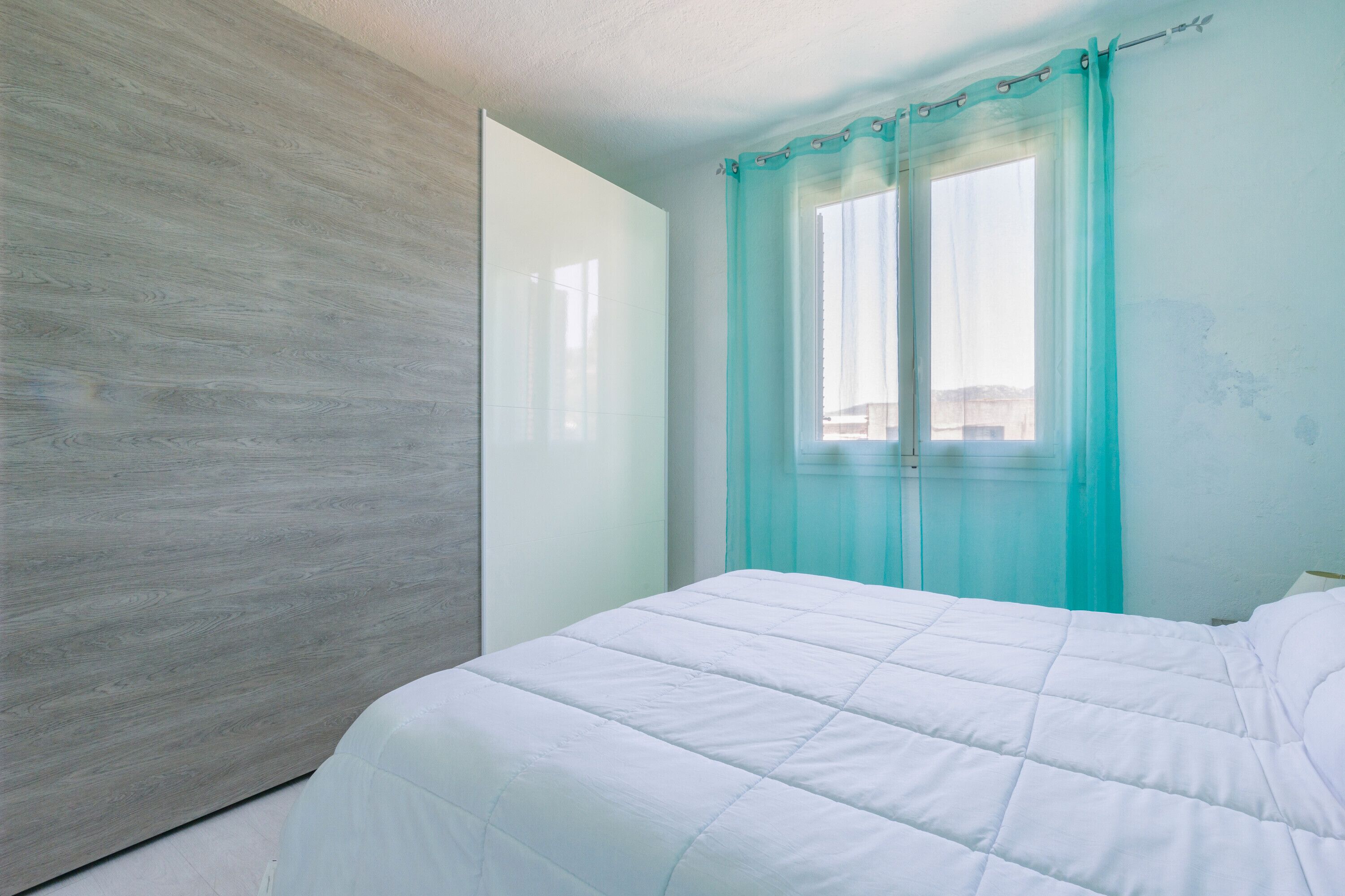 1 chambre, fer et planche à repasser, draps fournis