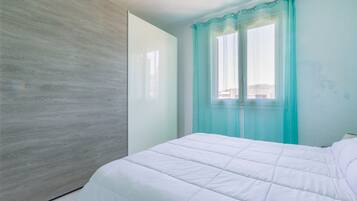 1 makuuhuone, silitysrauta/-lauta, vuodevaatteet