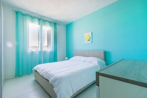 1 soverom, strykejern/-brett og sengetøy