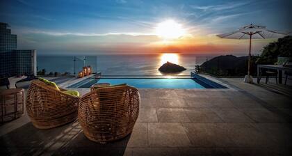 Boutique villa with relaxed feeling, private pool and breathtaking view.