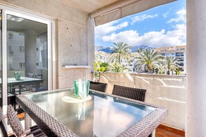 Outdoor dining - Apartment 'Altea Beach' with Sea View, Wi-Fi and Air Conditioning (Altea)