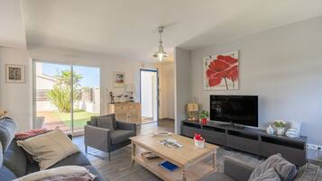 TV, DVD player, stereo