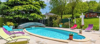 Guest House 'Chambres D'hotes Près Lac Annecy 2' with Shared Pool and Shared Garden