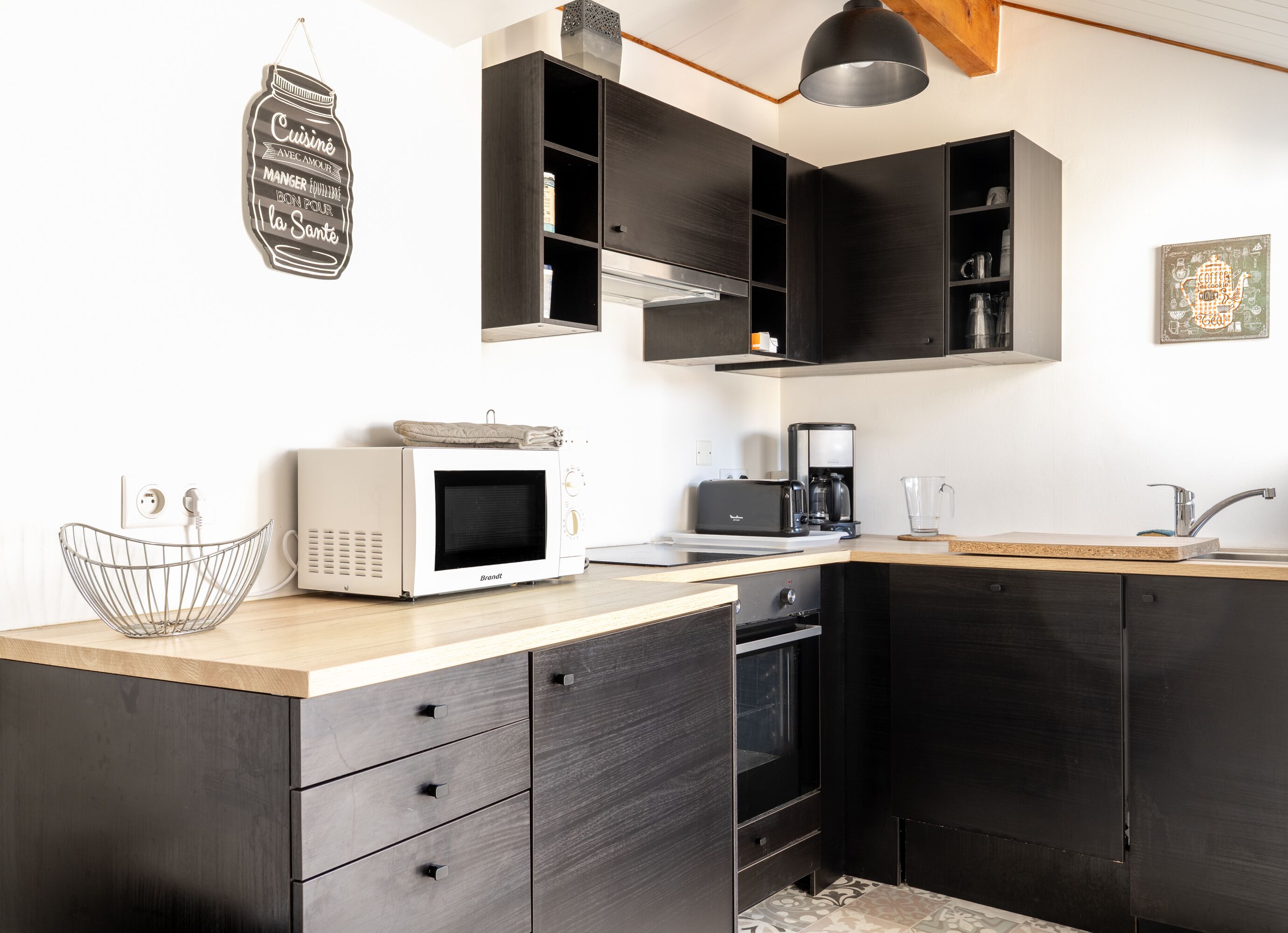 Kühlschrank, Mikrowelle, Ofen, Geschirrspüler