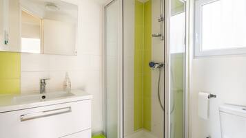 Suihku, hiustenkuivaaja