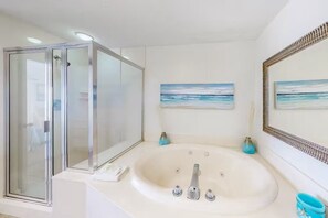 Dusche, Whirlpool, Handtücher
