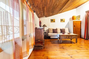 Interior - Country House 'Mayor' (Unknown)