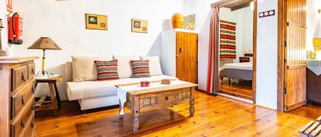 2 bedrooms, bed sheets