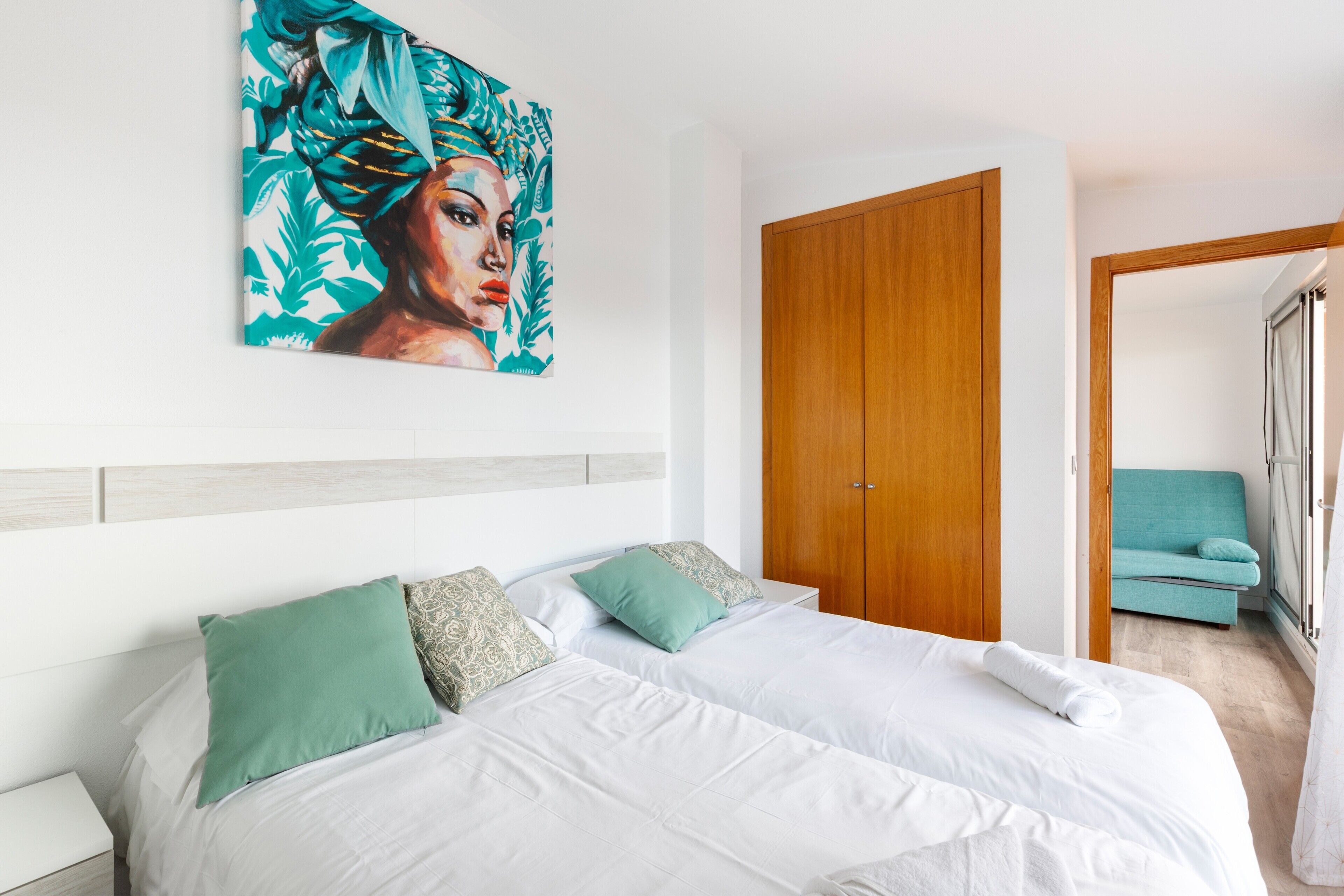 3 bedrooms, iron/ironing board, free WiFi, bed sheets