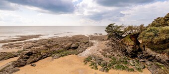 Le Petit Voilier 'Family Spirit and Ocean' with Private Pool and Garden, PO30