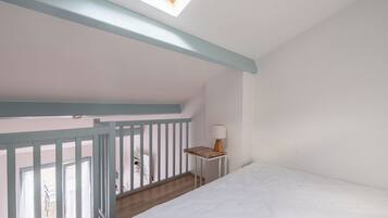 1 bedroom, iron/ironing board, WiFi