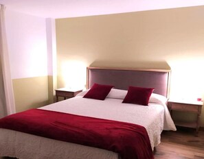 9 chambres, fer et planche à repasser, accès au Wi-Fi (inclus)