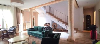 Casa di campagna 'Posada Del Herrero' con piscina privata, Wi-Fi e aria condizionata
