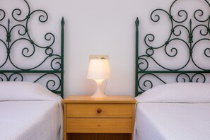 2 slaapkamers, een strijkplank/strijkijzer, gratis wifi, beddengoed