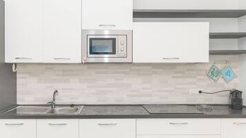 Køleskab, ovn, kogeplade, opvaskemaskine