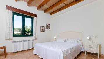 4 camere, ferro/asse da stiro, Wi-Fi gratuito, lenzuola