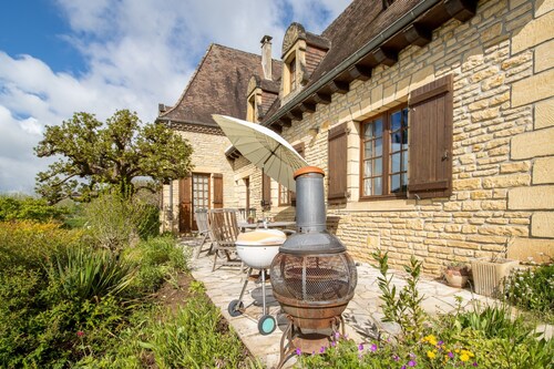 Gite Moderne et spacieux à Cazoulès avec Terrasse, Parking, Animaux Acceptés, Proche de Sarlat