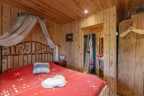 5 bedrooms