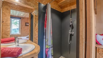 Douche, sèche-cheveux