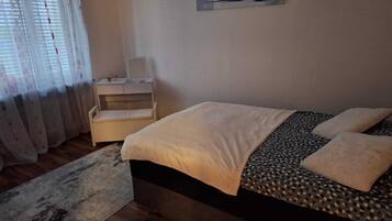 3 bedrooms, WiFi, bed sheets