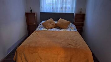 3 bedrooms, WiFi, bed sheets