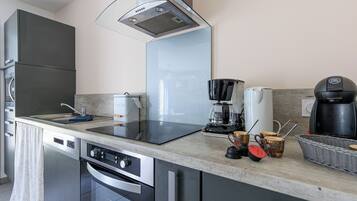 Fridge, microwave, oven, dishwasher