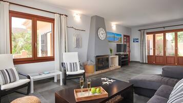 Télévision, table de tennis de table