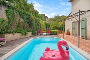 Pool - Charming Independent Provençal Villa with Private Pool, Wi-Fi, and Air Conditioning (Six-Fours-les-Plages)