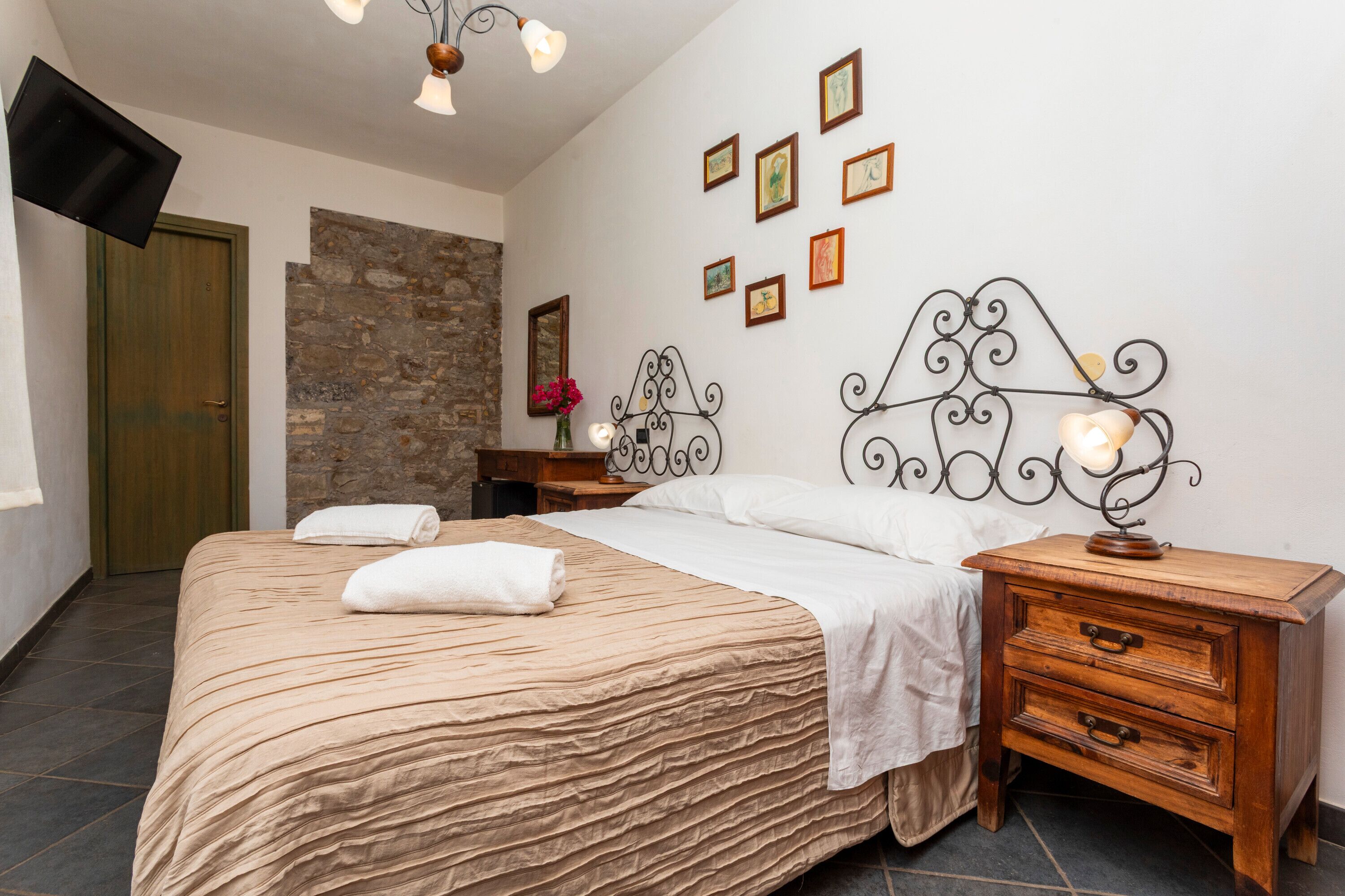 1 bedroom, free WiFi, bed sheets