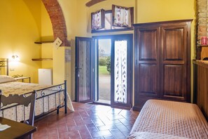 1 quarto, Wi-Fi de cortesia, roupa de cama