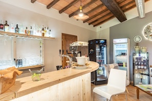 Bar (on property) - Room 'Girasole' with Mountain View, Shared Pool and Wi-Fi (Chianciano Terme)