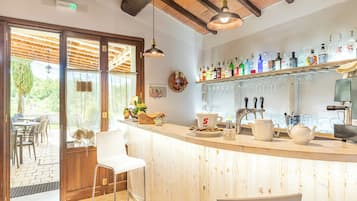 Bar (in der Unterkunft)