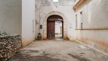 Enceinte de lâhĂ©bergement