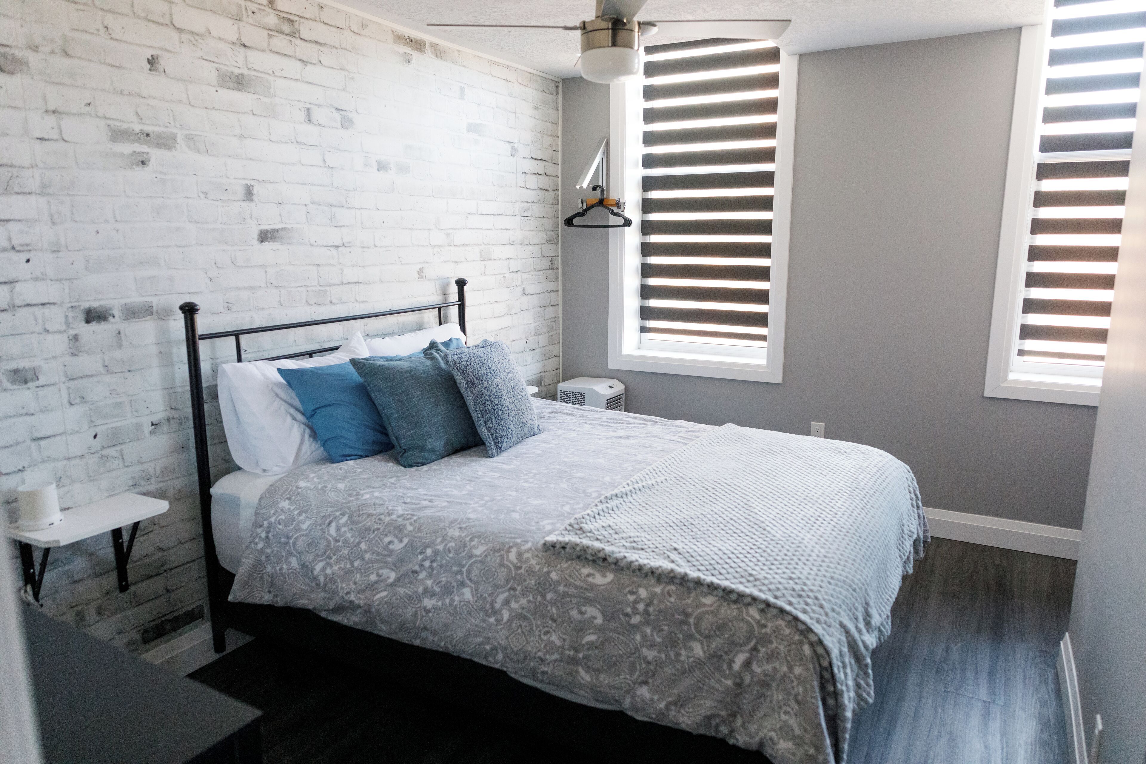 2 多间卧室、WiFi、床单