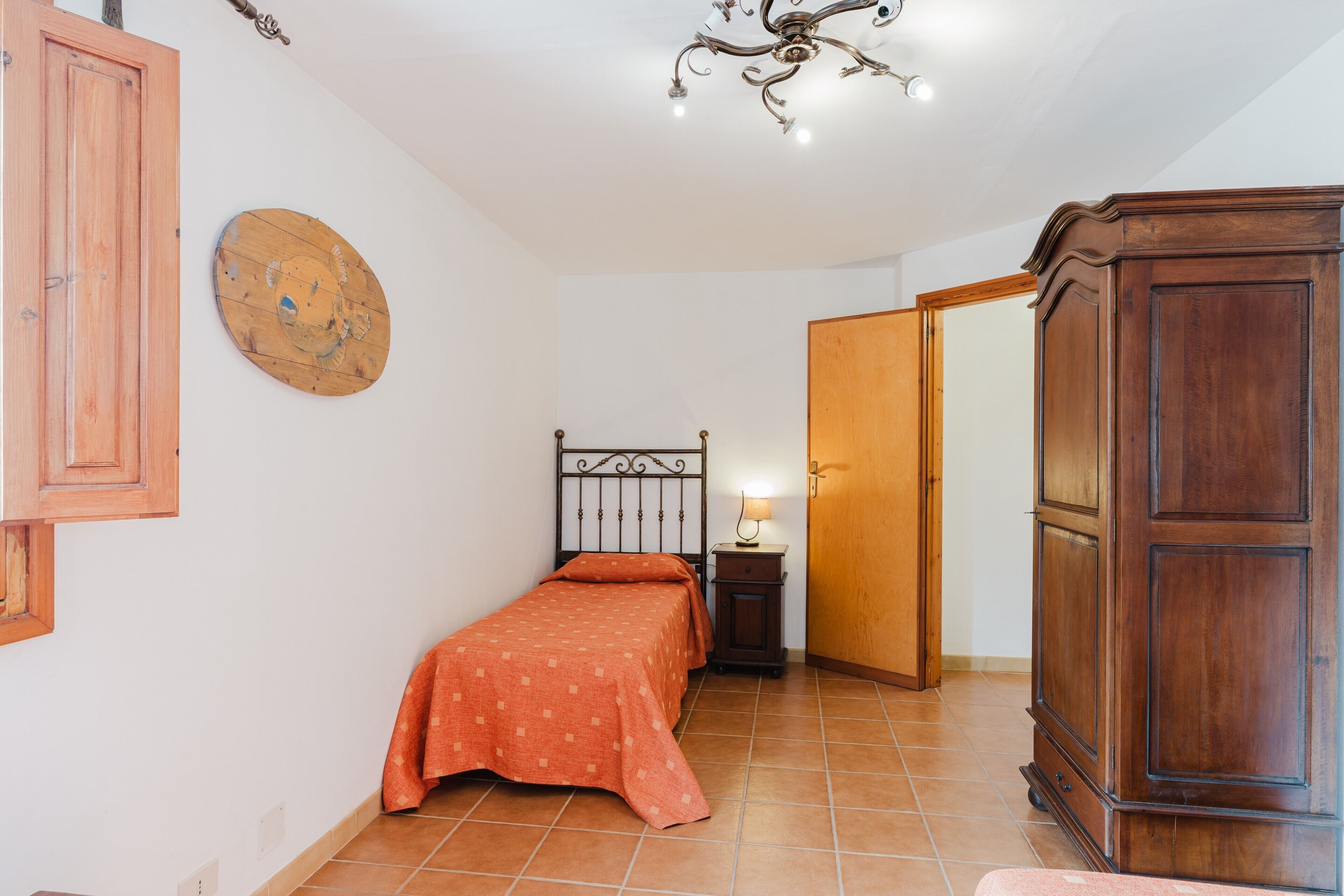 1 chambre, fer et planche à repasser, Wi-Fi gratuit, draps fournis