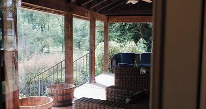 Gorgeous 6 bedroom home with game room, POOL, FISHING POND & PICKLE BALL court