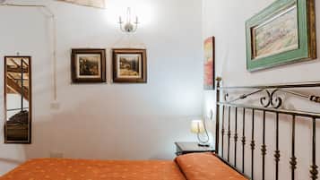 1 Schlafzimmer, BĂŒgeleisen/BĂŒgelbrett, kostenloses WLAN, BettwĂ€sche