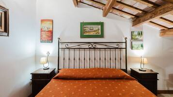 1 chambre, fer et planche Ă repasser, Wi-Fi gratuit, draps fournis