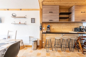 Dining - Apartment "Au Pied Des Pistes" with Mountain View and Balcony (Saint-François-Longchamp)