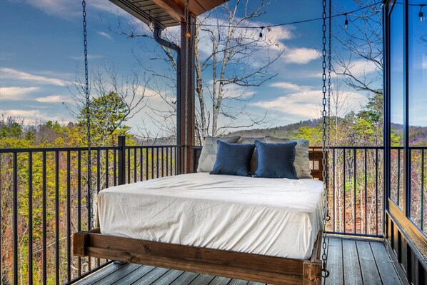 6 bedrooms, iron/ironing board, travel crib, free WiFi