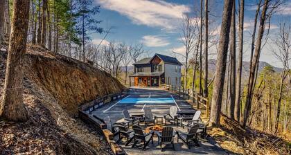 Pickleball and Basketball Court Modern Cabin Sleeps 24 Soccer Pools Badmitton