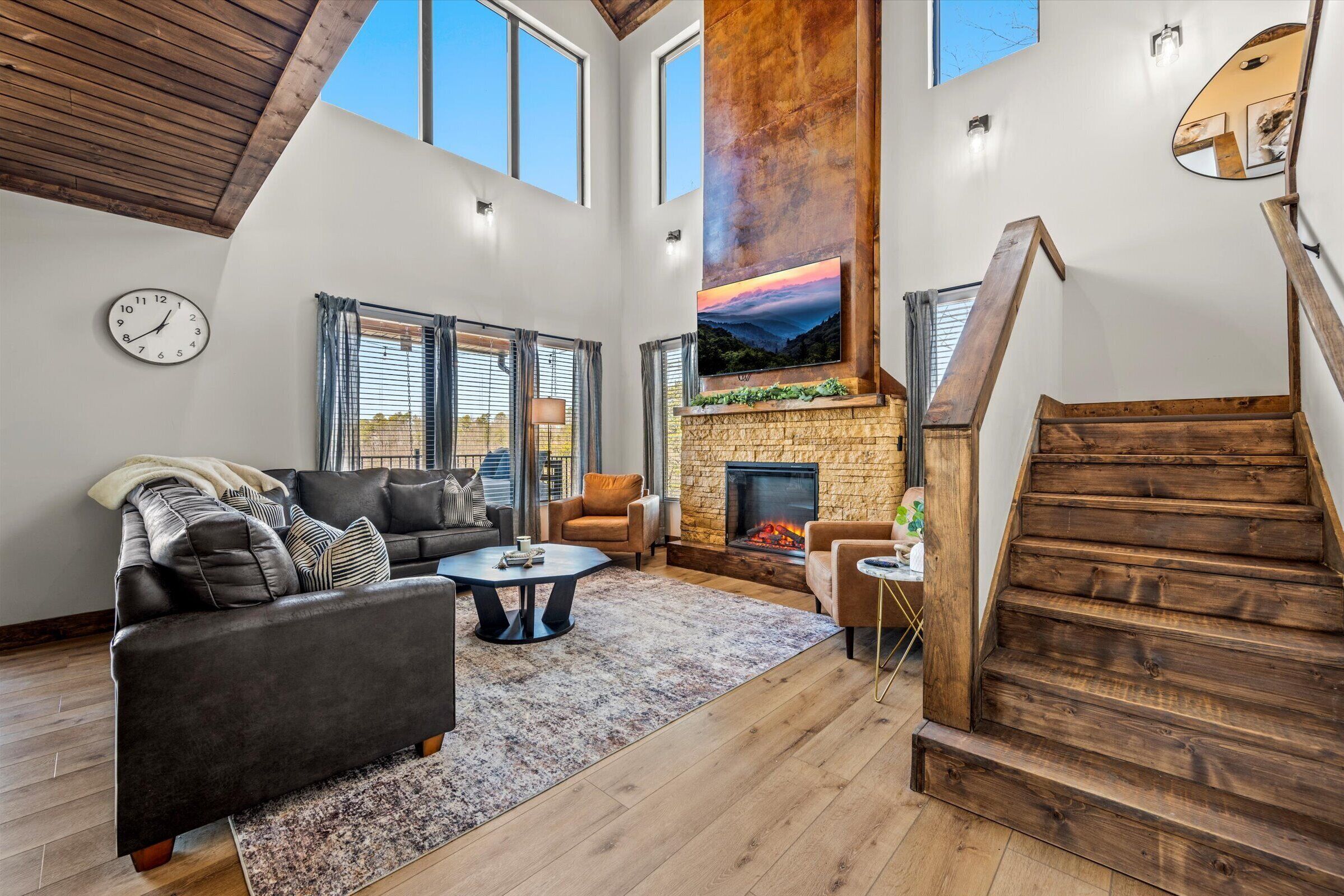 Stunning Modern Cabin Pools Pickleball And Basketball Court Sleeps 26, 6 Bedroom - Pigeon Forge, TN