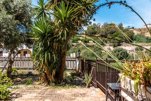 Villa 'Casa Melograno' with Sea View, Private Garden and Wi-Fi