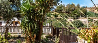 Villa 'Casa Melograno' with Sea View, Private Garden and Wi-Fi