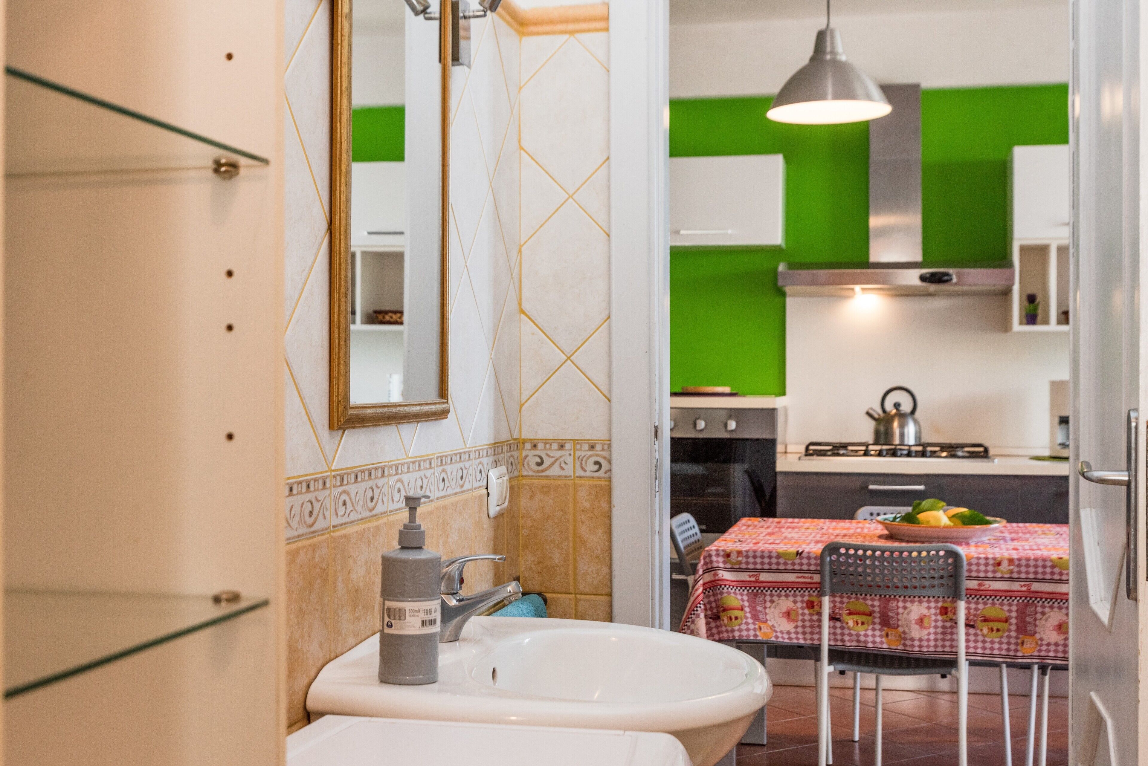 Réfrigérateur, four, plaque de cuisson, lave-vaisselle