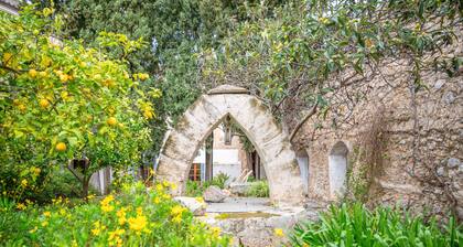 Ferienwohnung 'Josep Sanxo De La Jordana 12' mit Bergblick, privater Terrasse und Wi-Fi