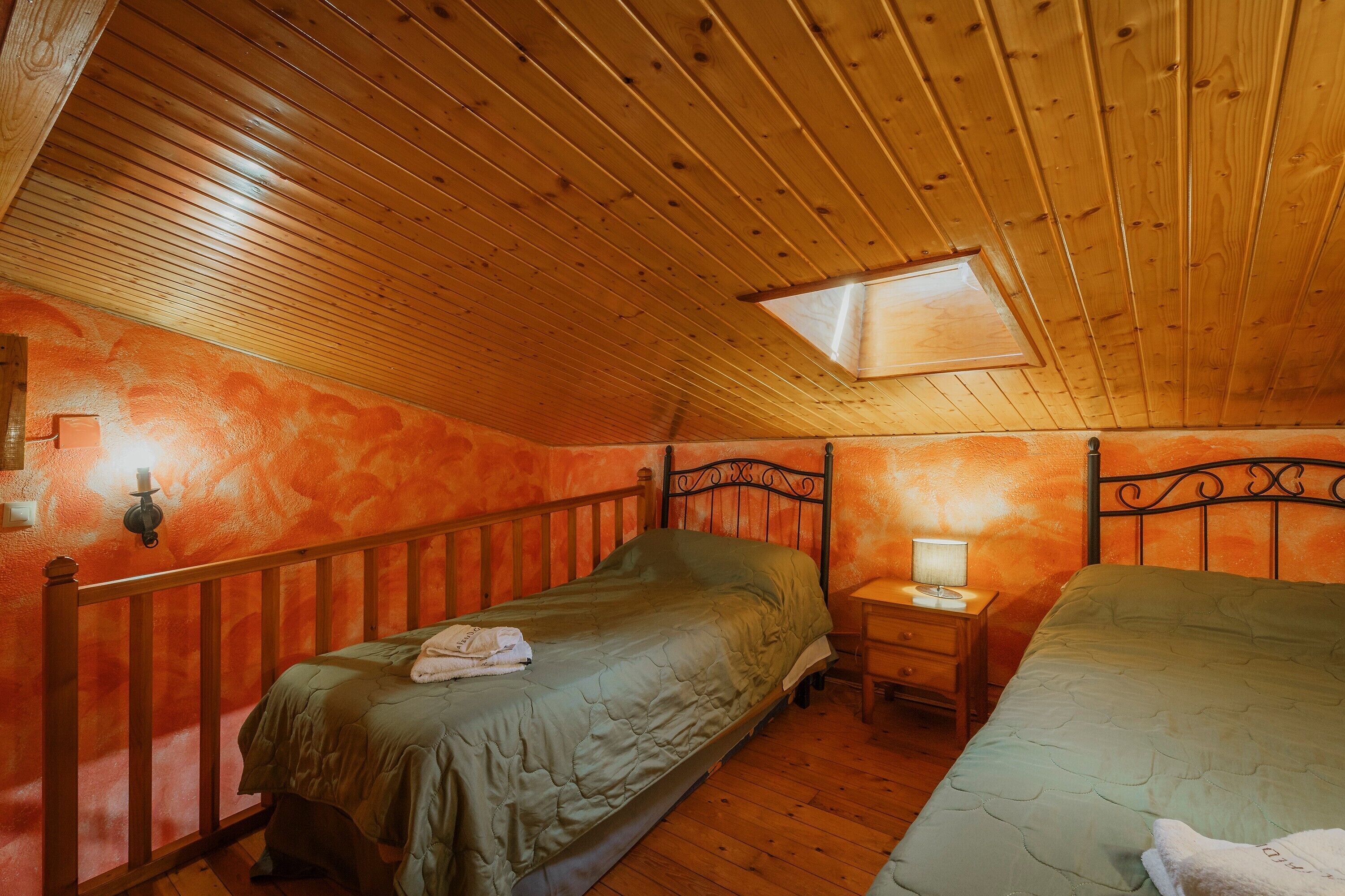 2 makuuhuonetta, silitysrauta/-lauta, ilmainen Wi-Fi, vuodevaatteet